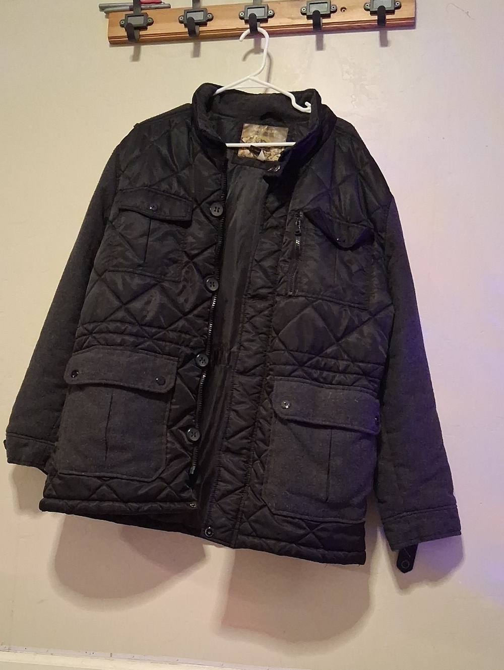 Men's Quilted Puffer Jacket in Black & Charcoal